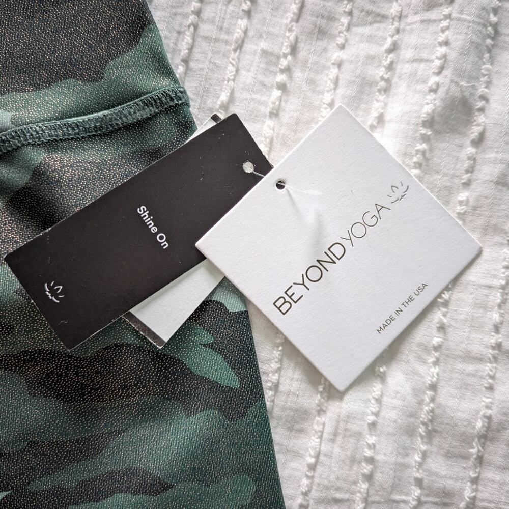 NWT Beyond Yoga Shimmer Green Camo Leggings size Small - Picture 5 of 6